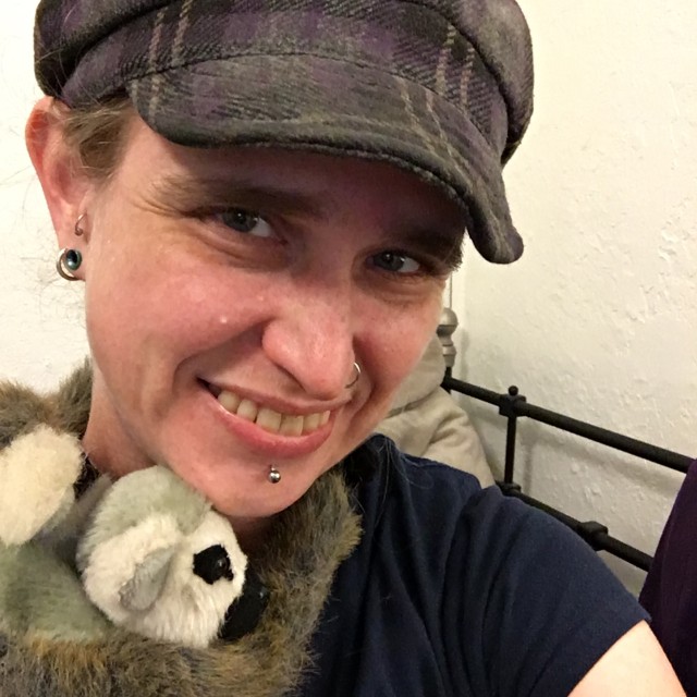 lemur radio selfie